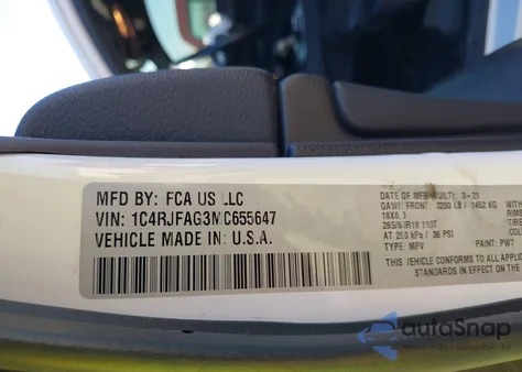 2021 Jeep Grand Cherokee Laredo X 4X4 из США, поврежденный, VIN 1C4RJFAG3MC655647